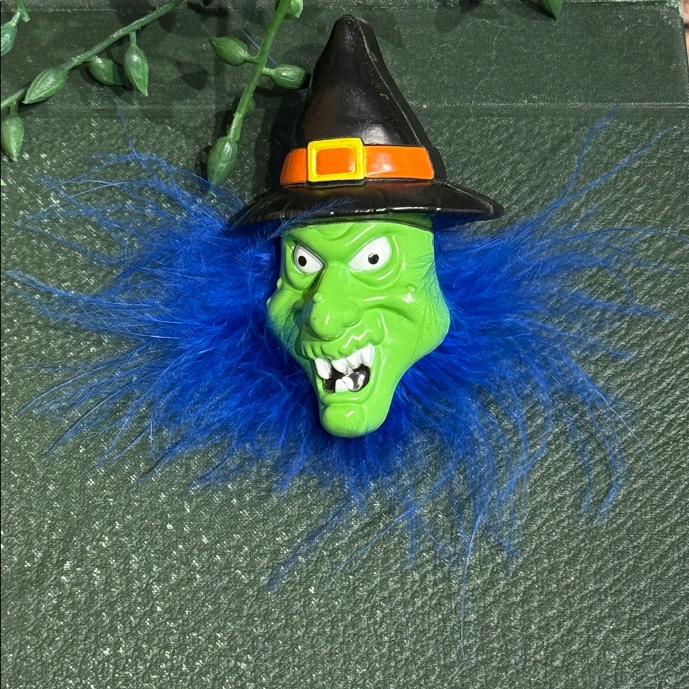 Vintage Halloween witch pin
